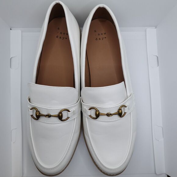 A New Day Womens Loafers Shoe Sz 9.5 White Memory Foam Round Toe 1.5" Block Heel - Picture 9 of 9